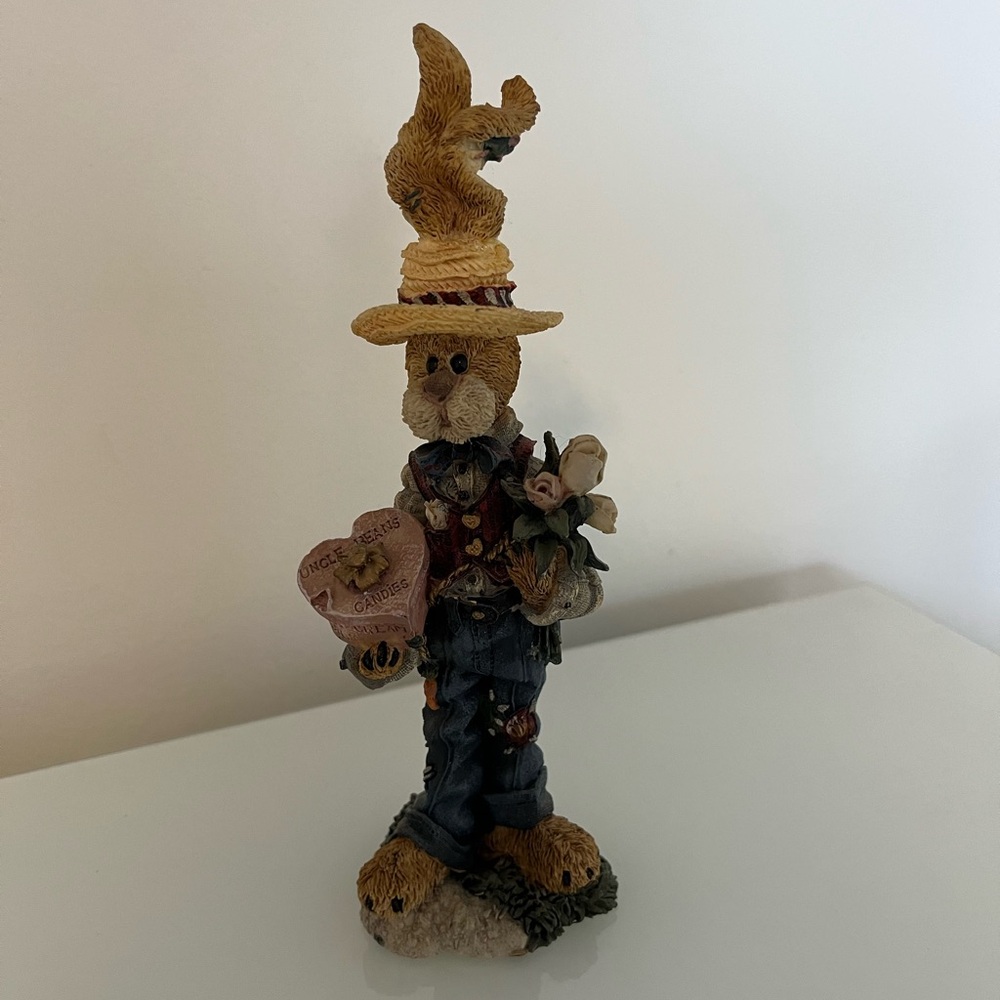 Buster Goes A Courtin’ Boyd’s Bears Collection